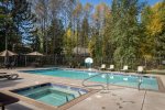 Guests enjoy access to the Mountain Harbor pool and hot tub. Hot tub is open during ski season